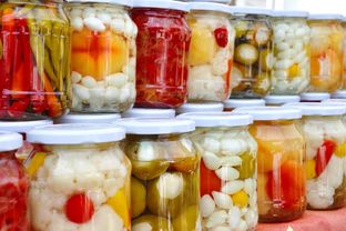 如何安全制作家庭腌菜 避免食品安全问题的完整指南